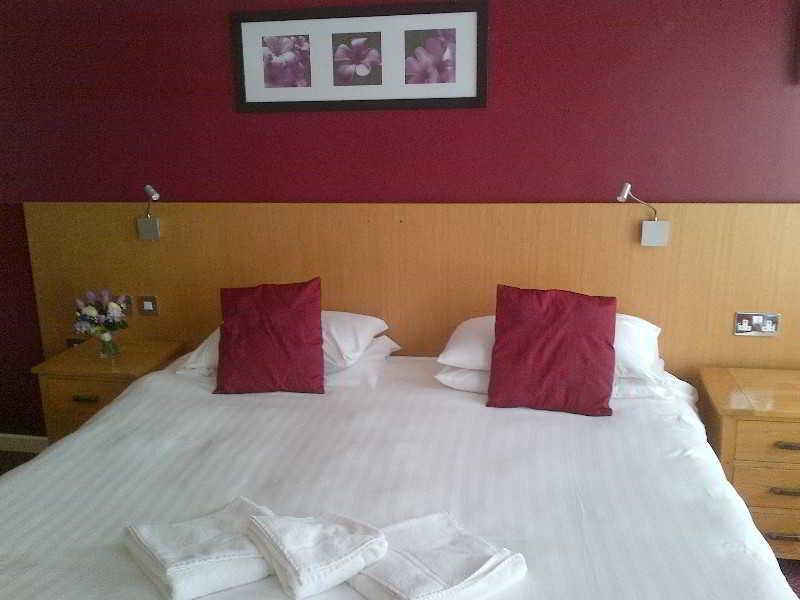 فندق جورفيك يورك المظهر الخارجي الصورة A bedroom at the hotel
